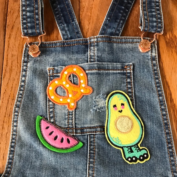 NWT! Cat&Jack Kids Girls distressed denim jean overalls shorts patches M 7/8 - Picture 7 of 14